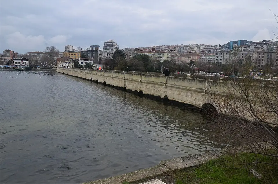 Küçükçekmece Köprüsü
