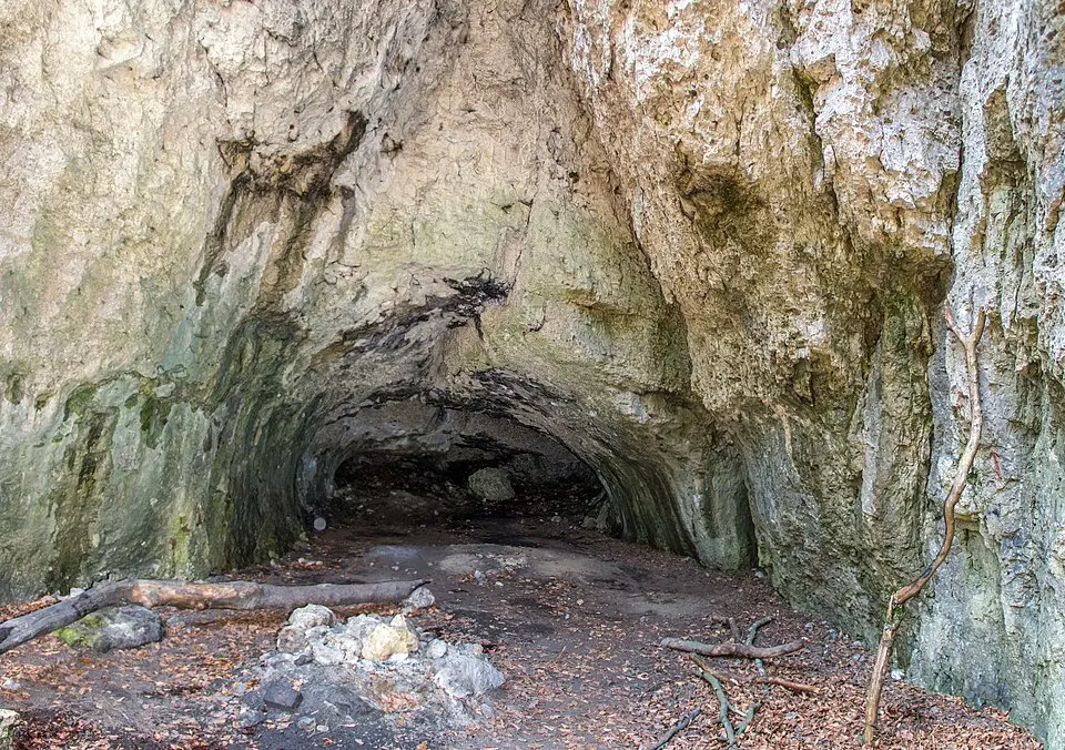 Slika: Derzno · CC BY 3.0 Bodendenkmal in Königstein (Oberpfalz), #D-3-6335-0019