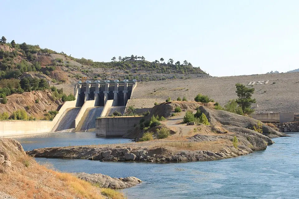 Kılavuzlu Barajı ve Hidroelektrik Santrali