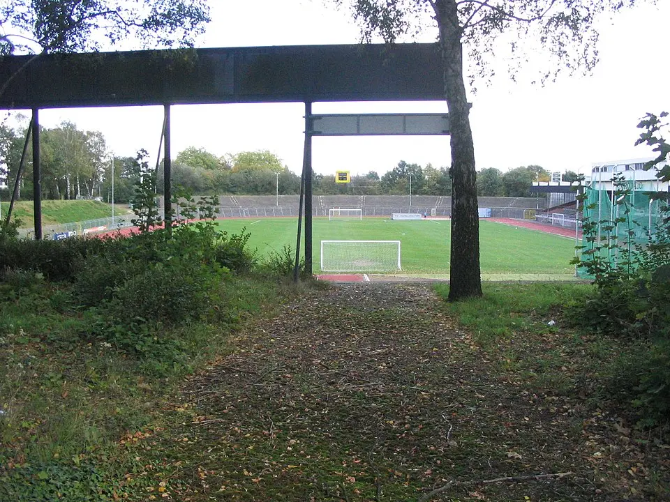 Kép: The original uploader was M.Birklein at German Wikipedia. · CC BY-SA 2.0 DE Gemeentelijk Sportpark Kaalheide
