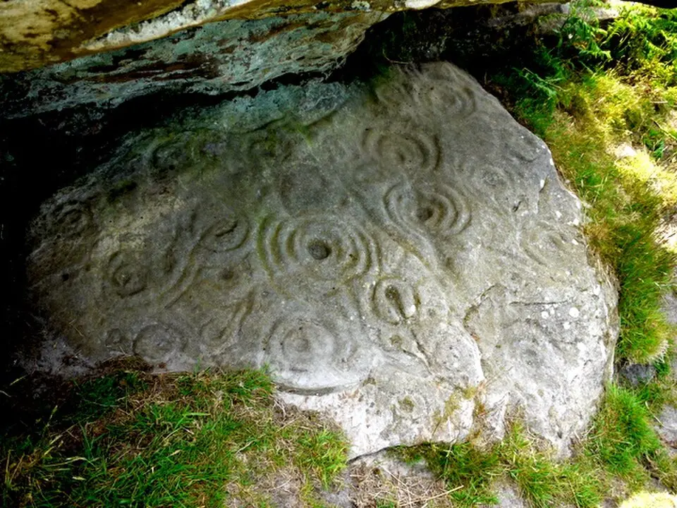 Rock art at Ketley Crag rock shelter