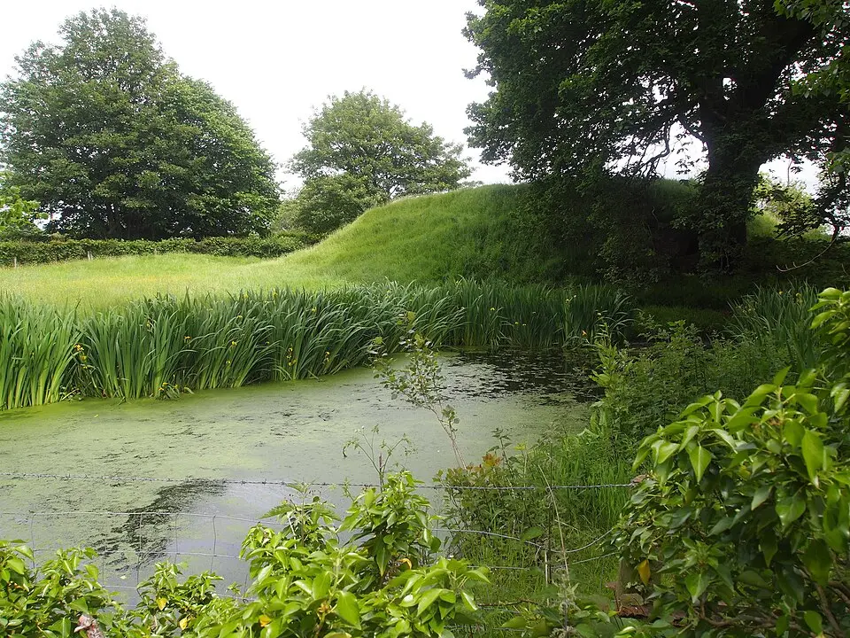 Kinnerton Court Motte