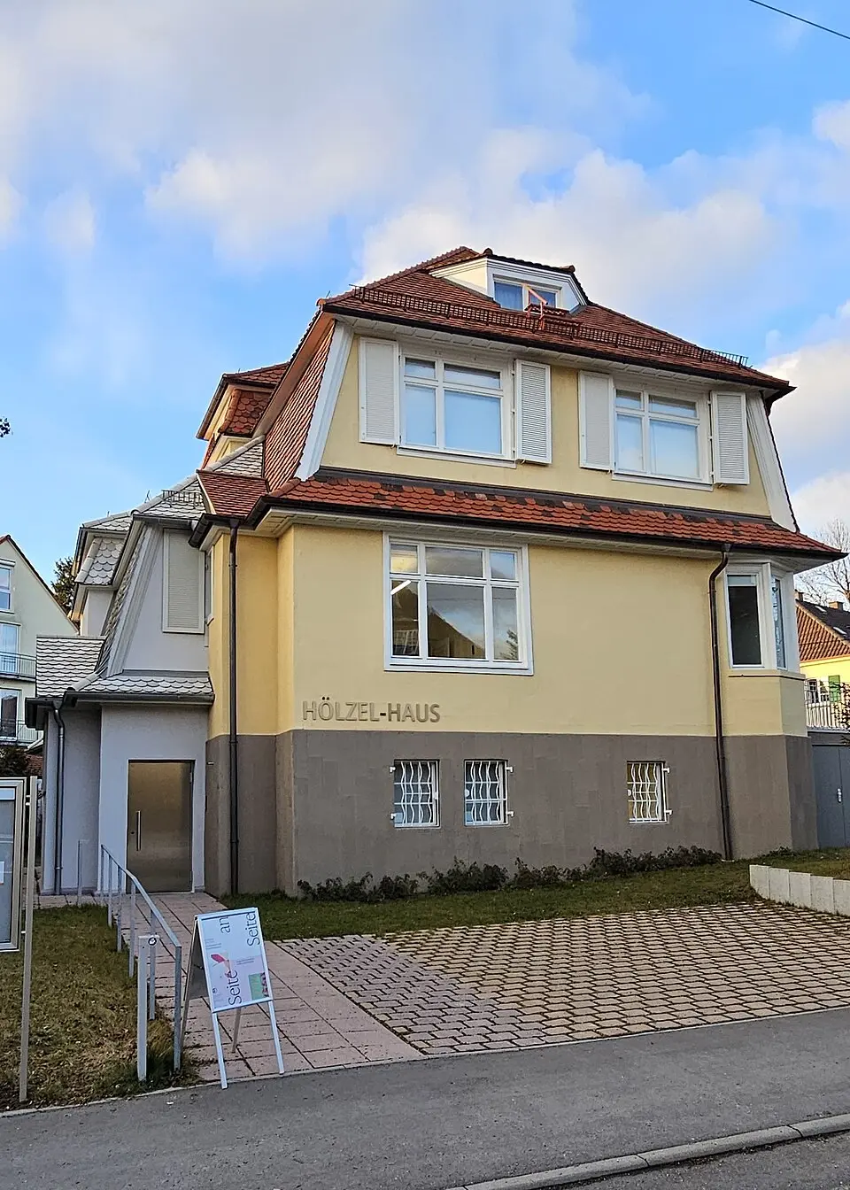 Adolf Hölzel Haus