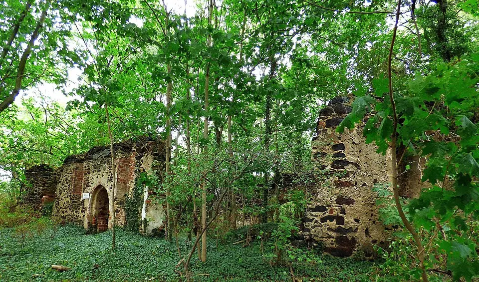 Bild: S. John, Elsterwerda · CC BY-SA 3.0 Dorfkirche Alt-Lönnewitz