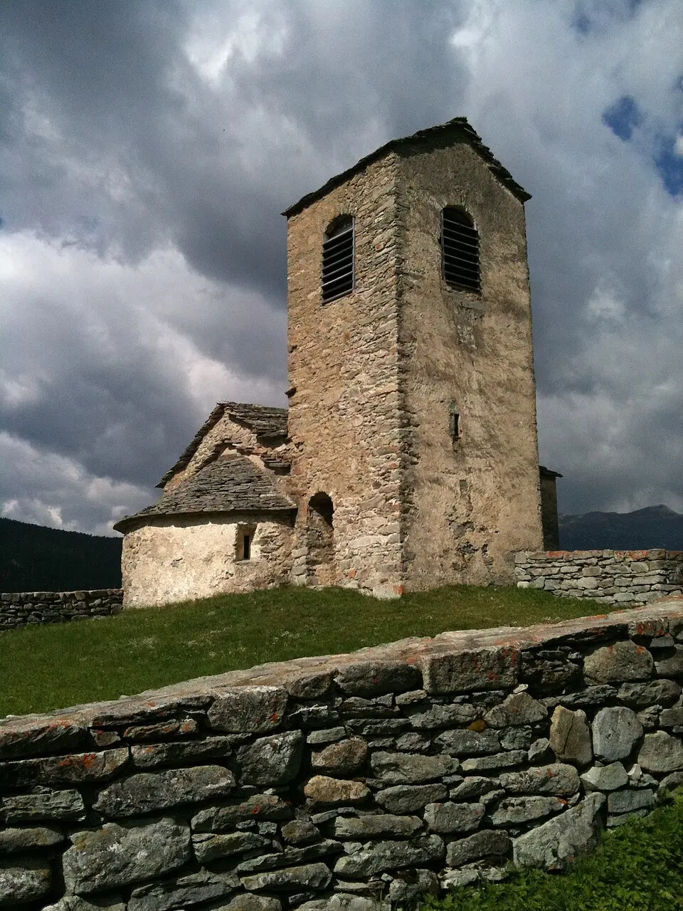 Slika: Xenos · CC BY-SA 3.0 Reformierte Kirche Cresta Ferrera