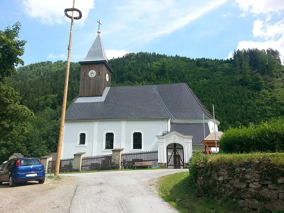 Image: Liuthalas · CC BY-SA 3.0 Pfarrkirche Großstübing