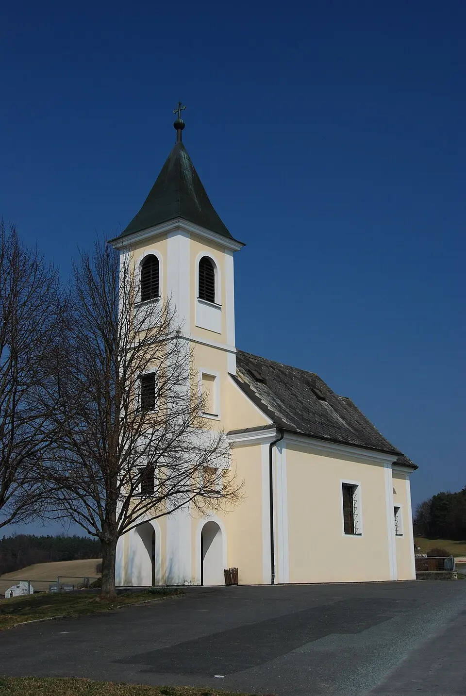 Slika: Ueb-at · CC BY-SA 3.0 Kath. Filialkirche hl. Sebastian