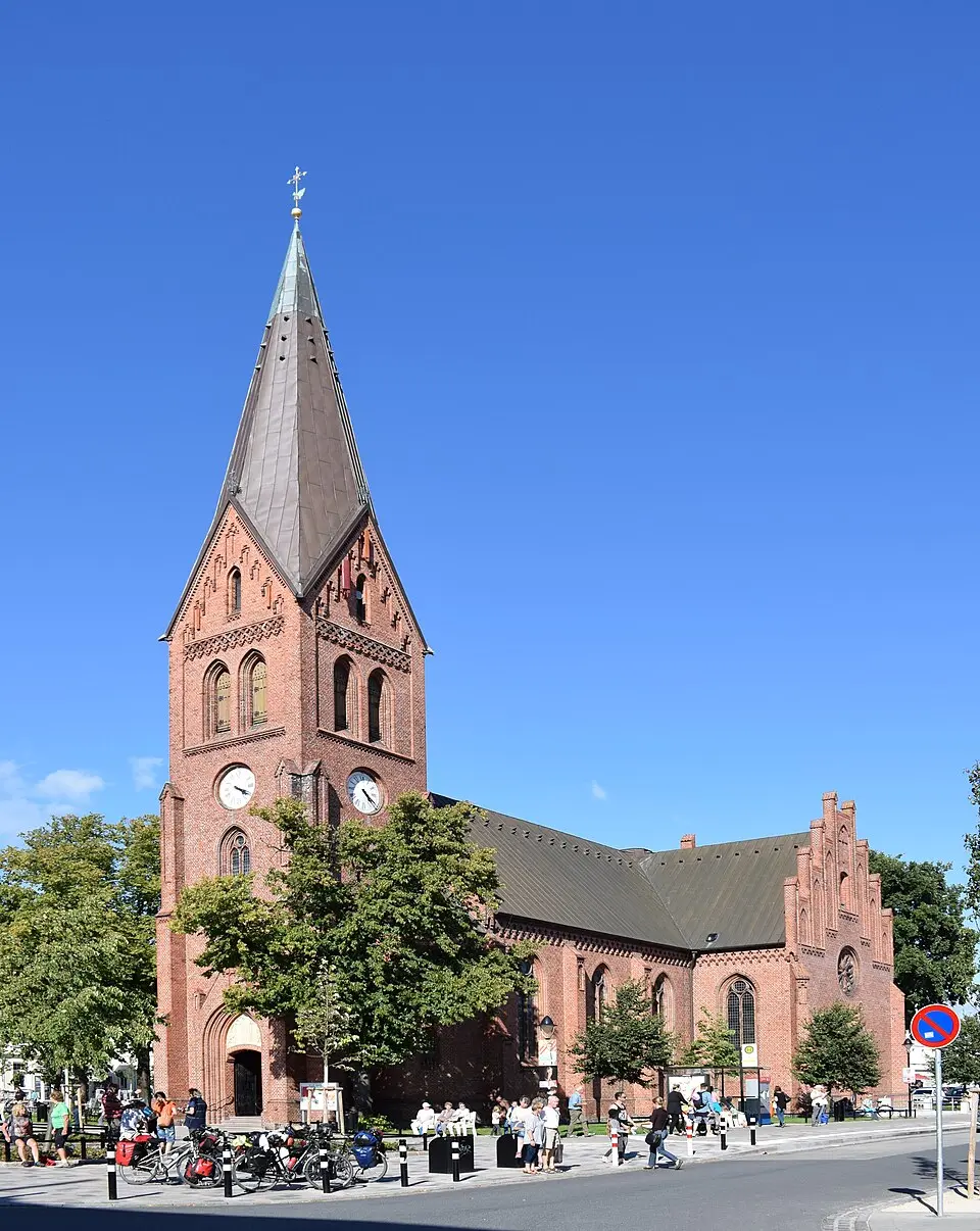 Obrázok: Dreizung · CC BY 3.0 Kirche Warnemünde