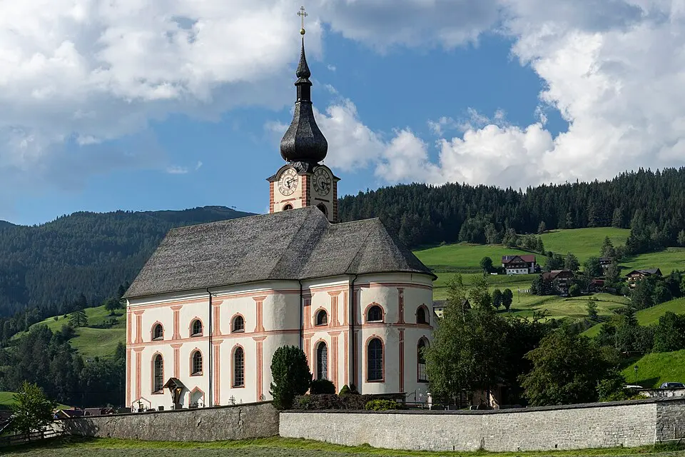 Kath. Filialkirche hl. Georg mit Friedhof