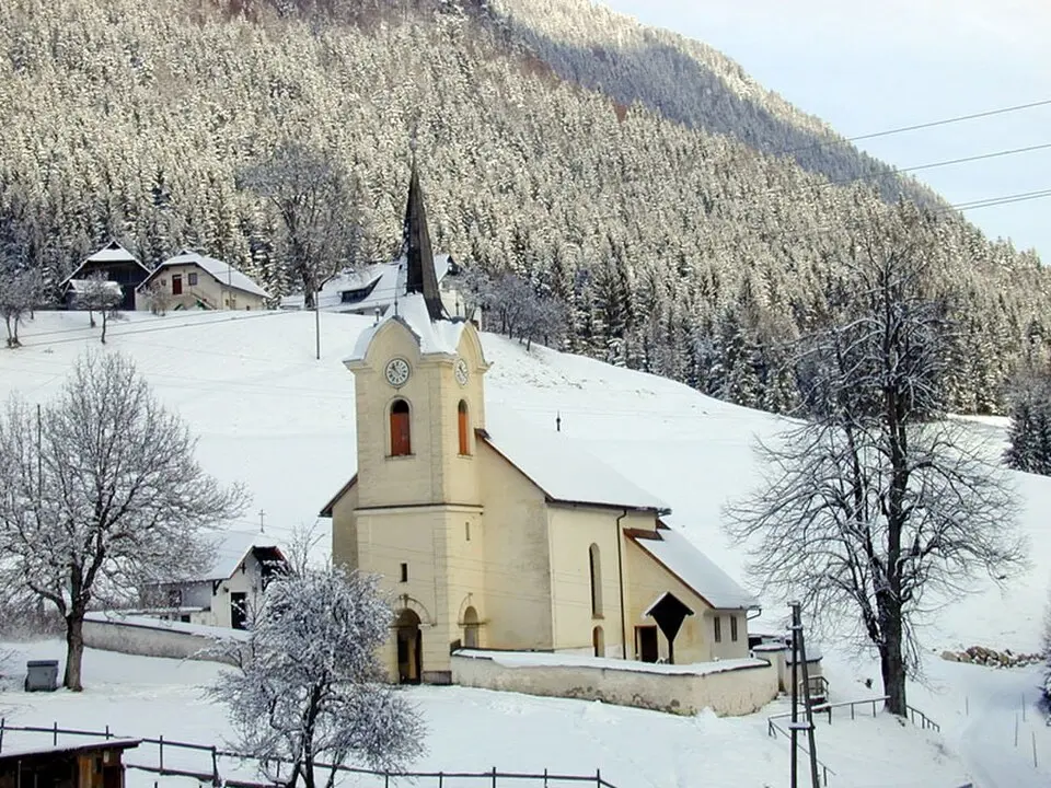 Kath. Pfarrkirche St. Erhard mit Friedhof