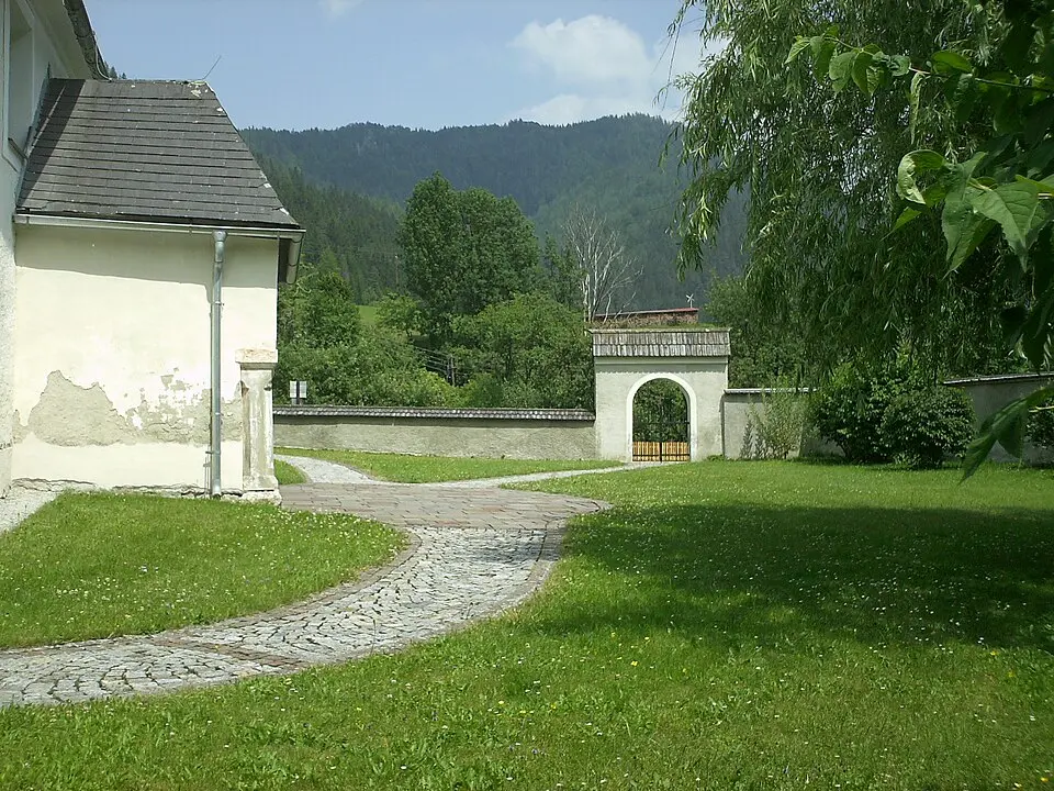 Friedhofsmauer