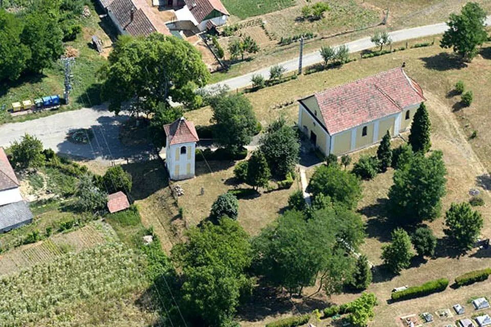 Obrázek: CivertanS at Hungarian Wikipedia · CC BY-SA 3.0 Kisecset