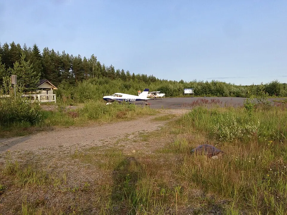 Kivijärvi Airfield
