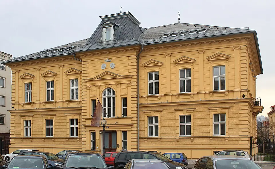 Klagenfurt, Theaterplatz 5