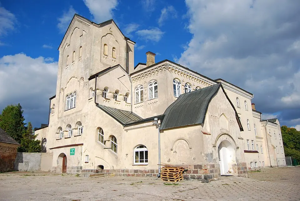 Klasztor żeński, tzw. Drapieżnik, ob. internat
