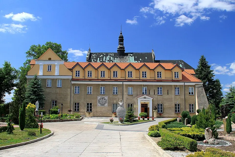 Lutomiersk Monastery