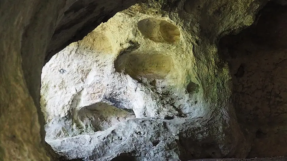 Klausenhöhle
