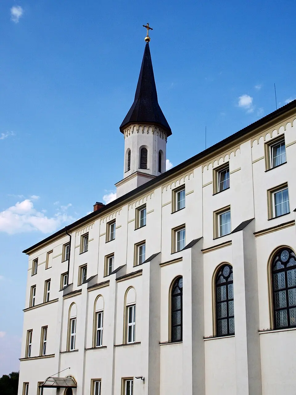 kostel svaté Rodiny v Řepích