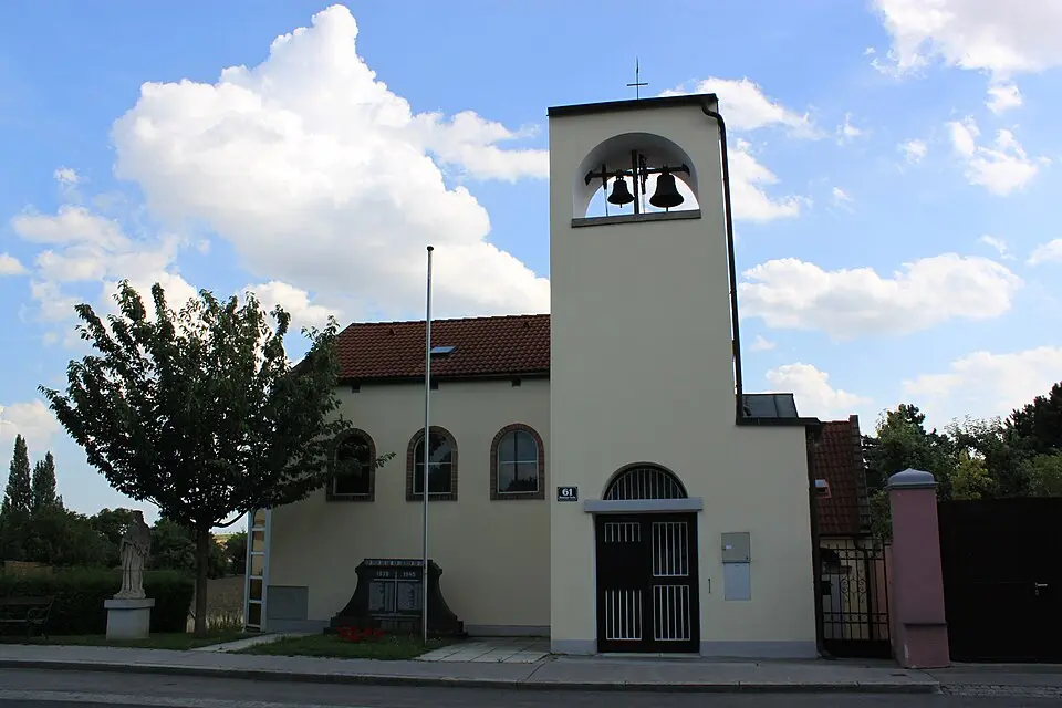 Christkönigkirche (Dorfkirche)