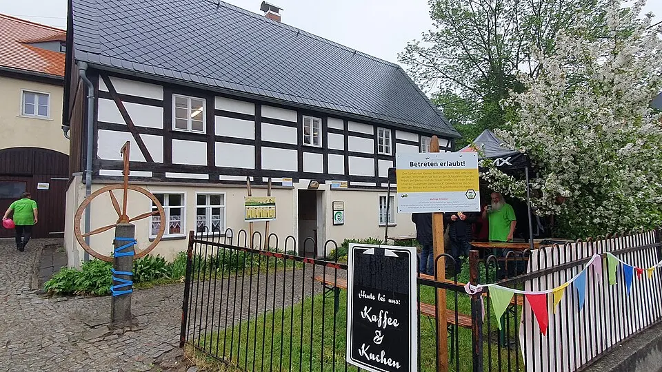 Kleines Bienenmuseum Oberlichtenau