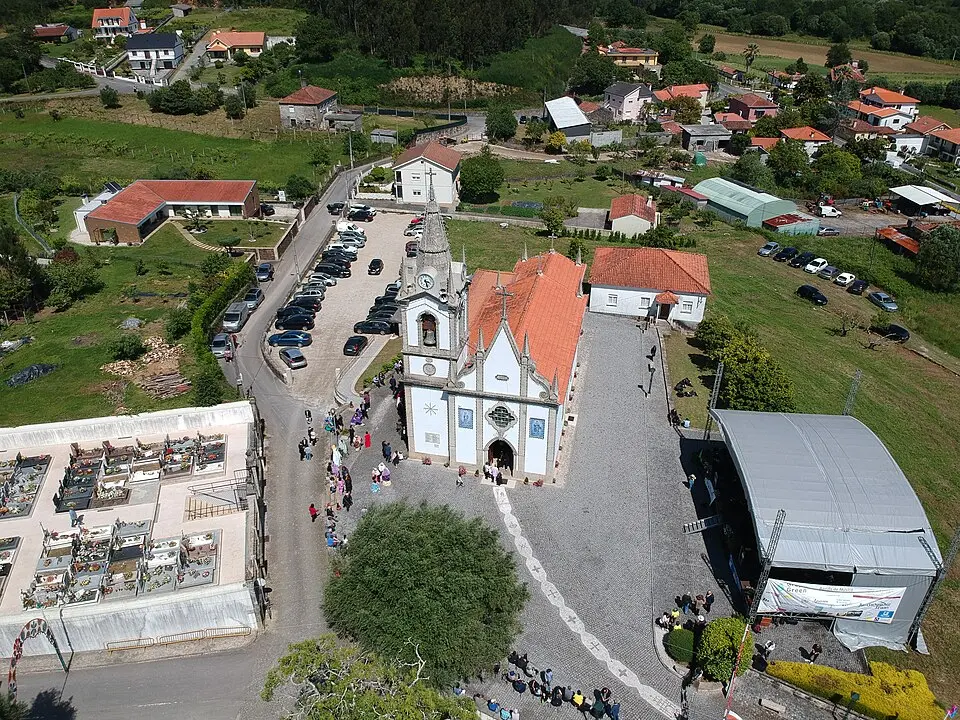 Torre e Vila Mou