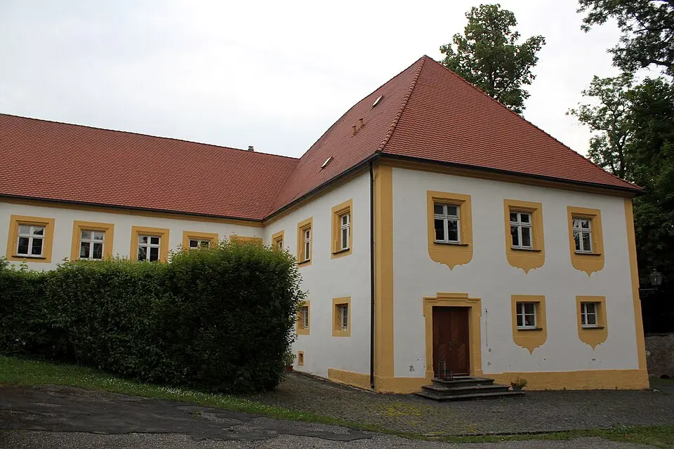 Image: Trollhead · CC BY-SA 3.0 Schloss Kleinziegenfeld
