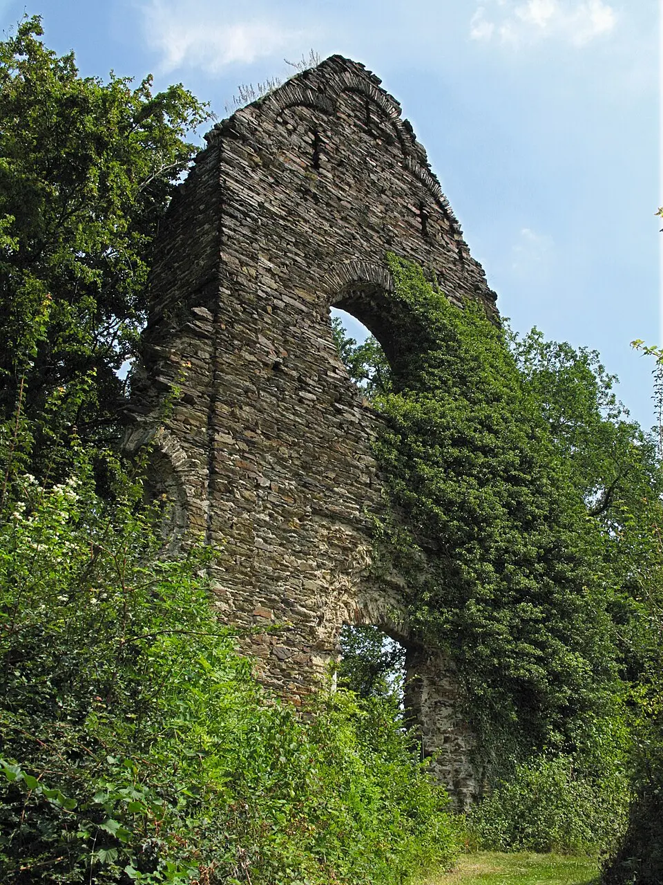 Kép: Johannes Robalotoff · CC BY-SA 3.0 DE Klosterruine Brunnenburg