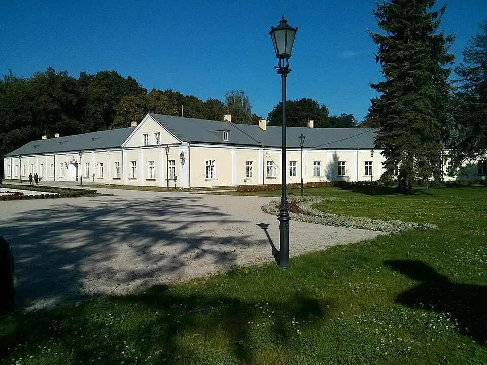 skrzydło pałacowe północno-wschodnie, Partyzantów 1, Końskie