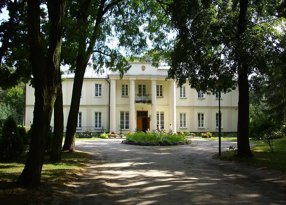 Zespół pałacowy Placencja w Kodeniu