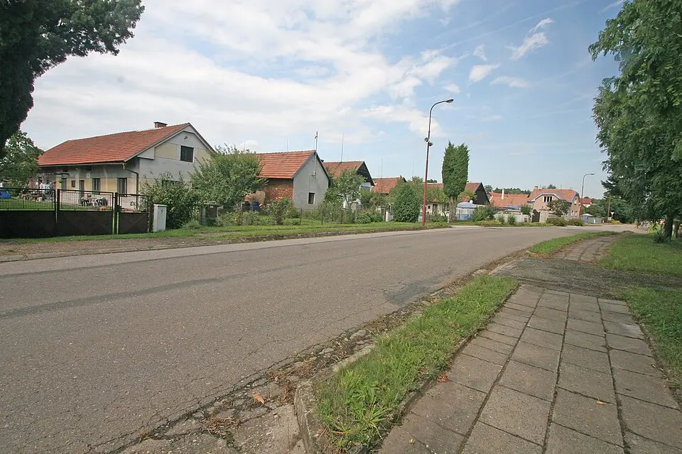 Komárov