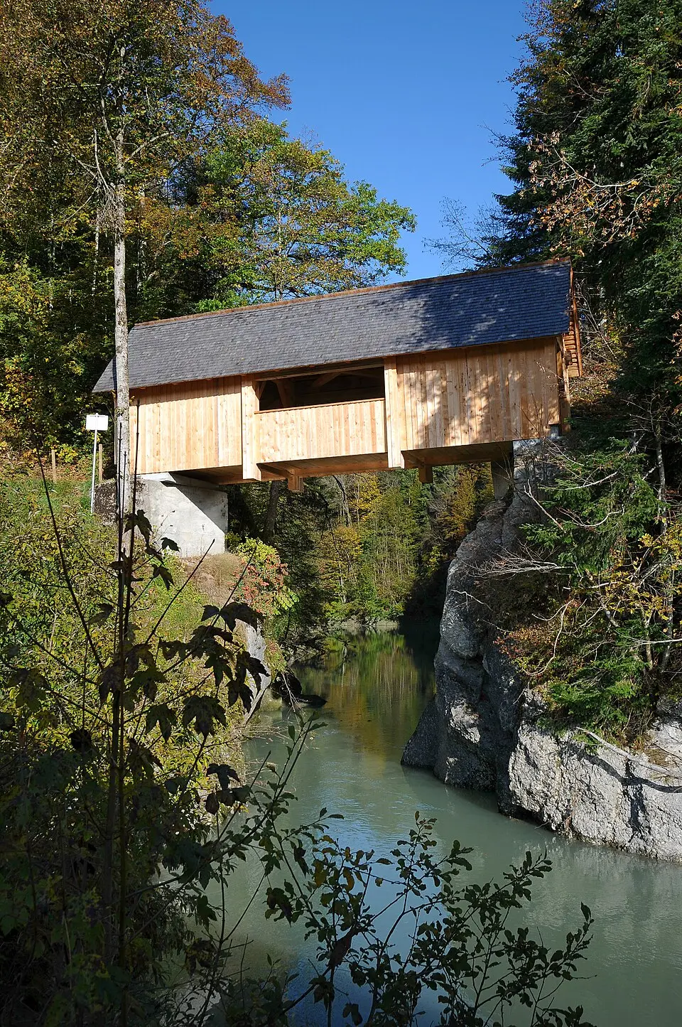 Straßenbrücke, Kommabrücke