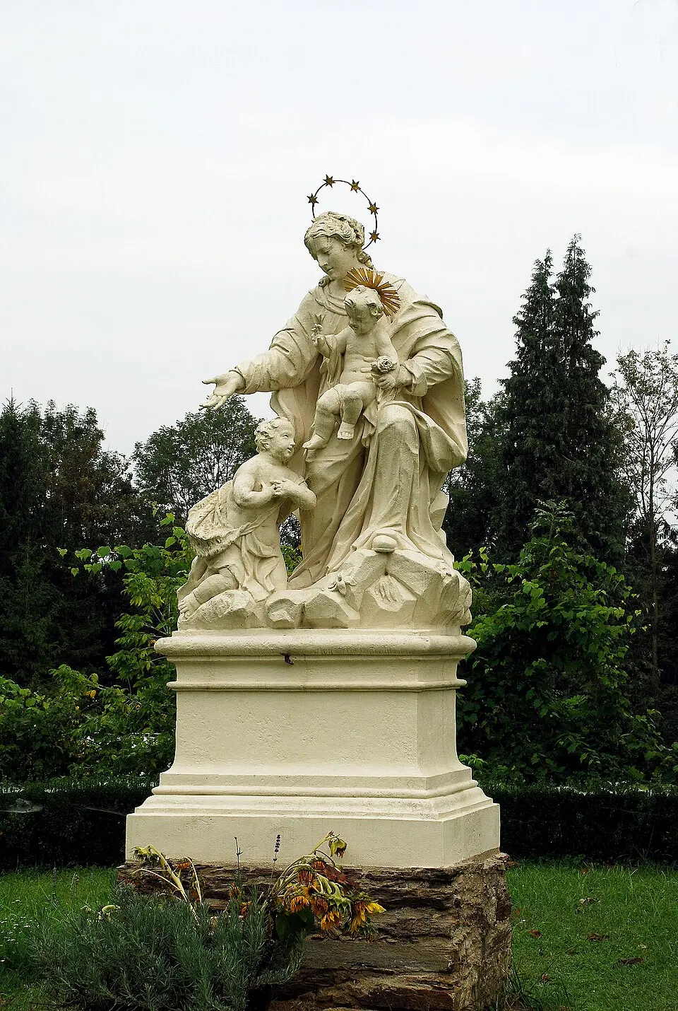 Bild: 589holl · CC0 Figur Hl. Maria mit Jesus und Johannes