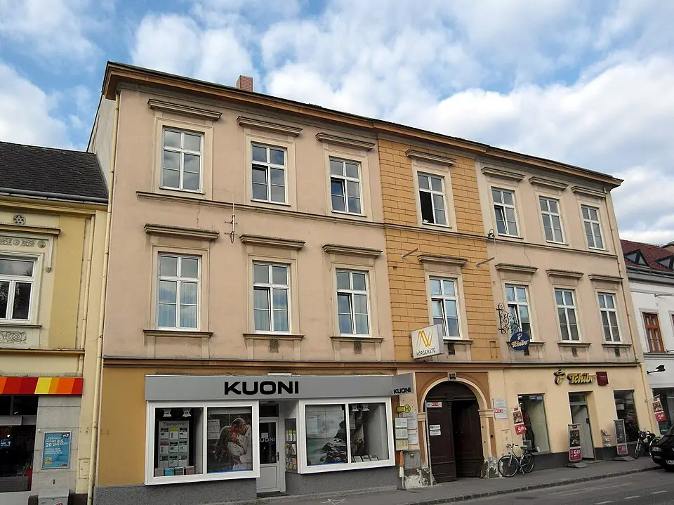 Wohn- und Geschäftshaus