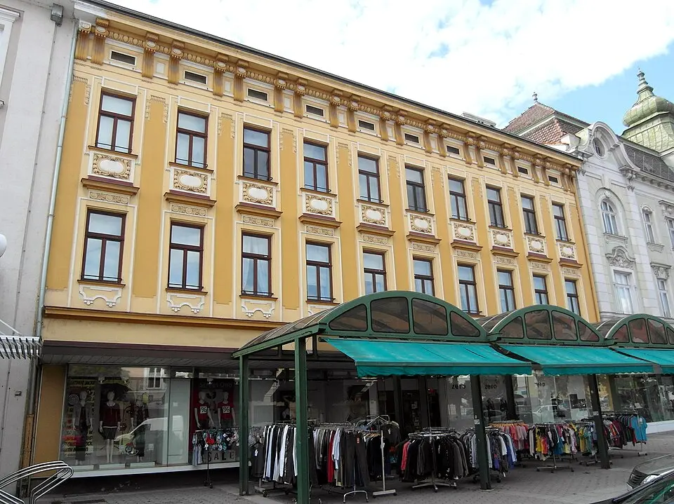 Wohn- und Geschäftshaus