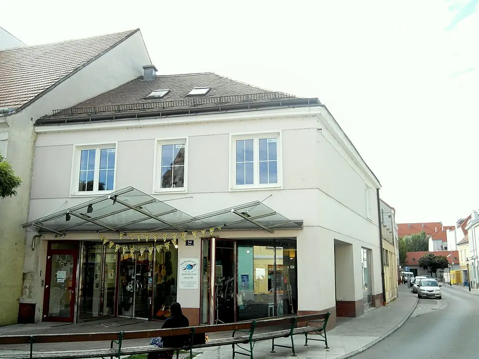 Wohn- und Geschäftshaus