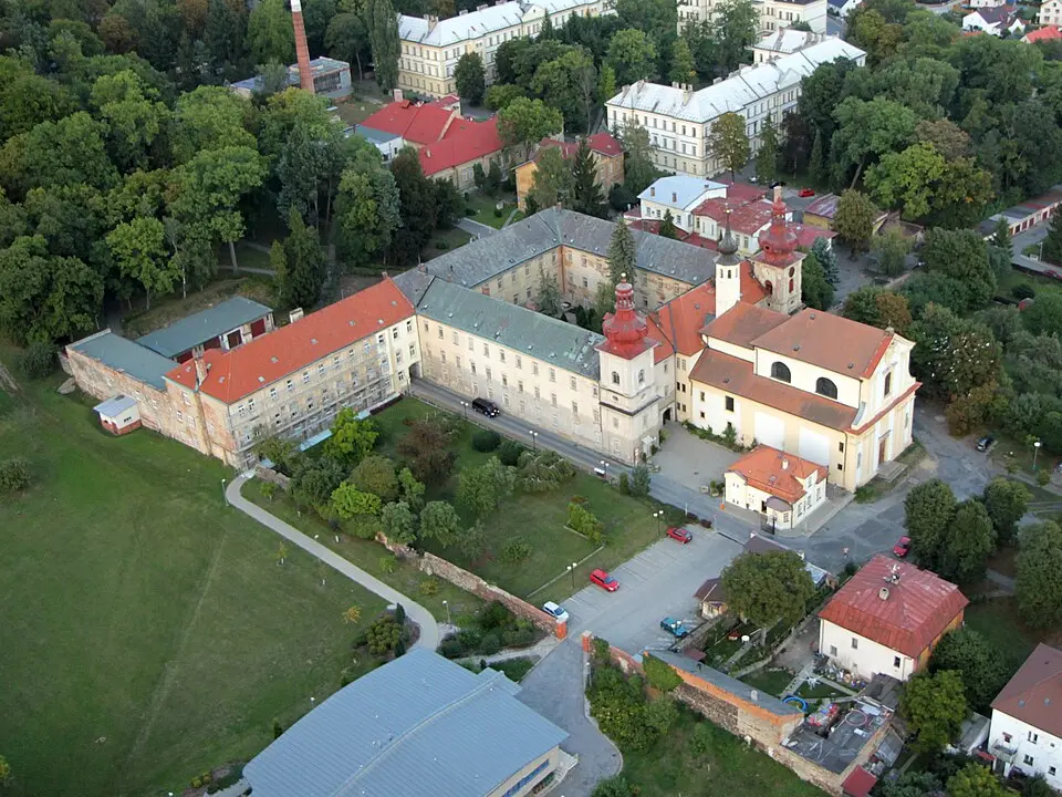 Bild: Zdeněk Fiedler · CC BY-SA 3.0 Piaristenkolleg Kosmanos