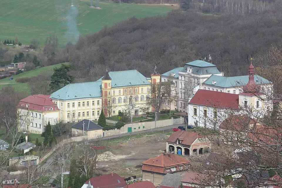Obrázek: Gortyna · CC BY-SA 4.0 Kostomlaty pod Milešovkou