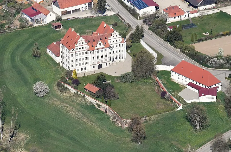 Image: Carsten Steger · CC BY-SA 4.0 Schloss Harthausen