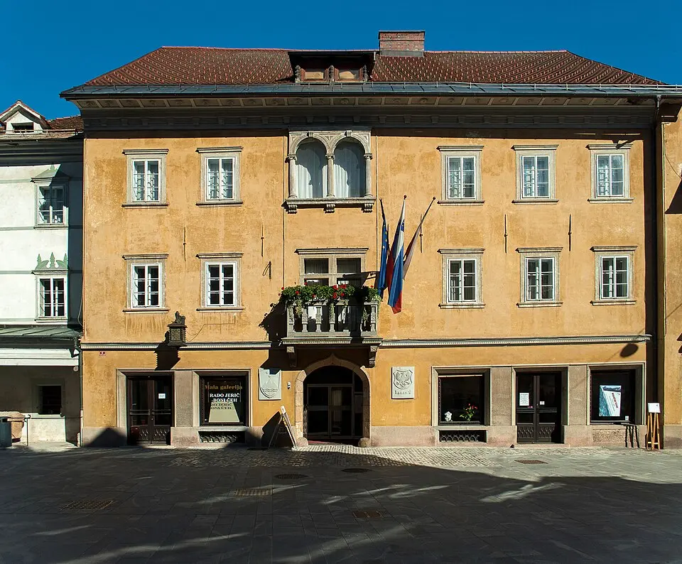 Mestna hiša Glavni trg 4
