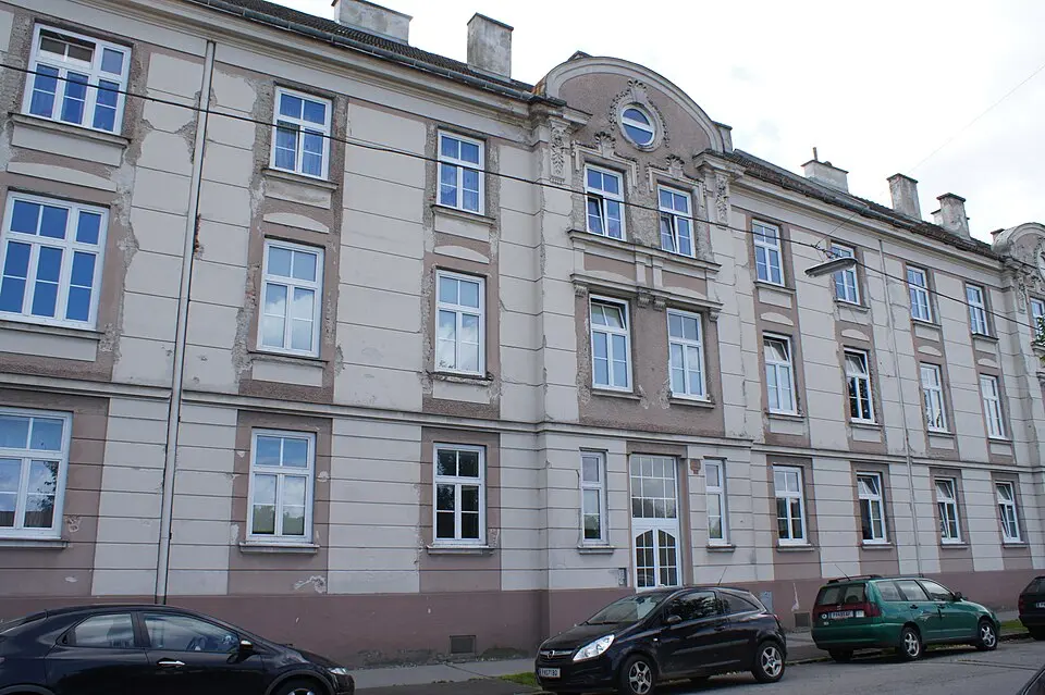 Wohnhaus, Teil einer Gebäudegruppe