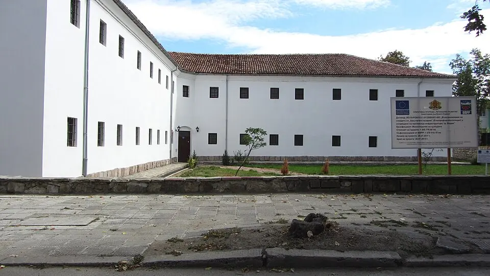 Кръстата казарма
