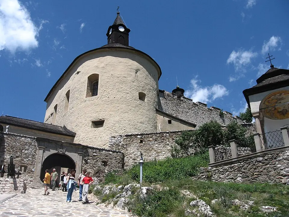 Obrázek: Bubamara · CC BY 2.5 Hrad Krásna Hôrka, palác hradný južný iii