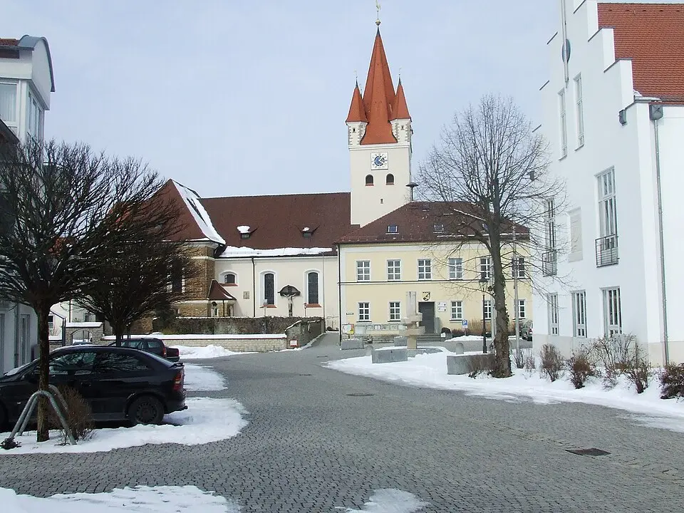 Image: The original uploader was DALIBRI at German Wikipedia. · CC BY-SA 2.0 DE Berg bei Neumarkt in der Oberpfalz