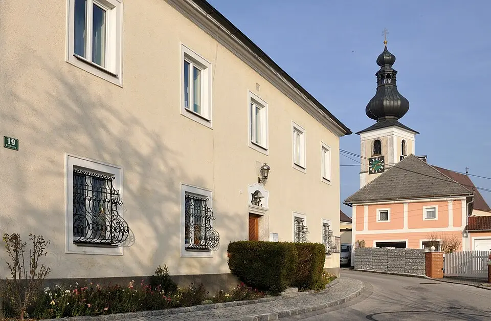 Ehem. Pfarrhaus, ehem. Volksschule