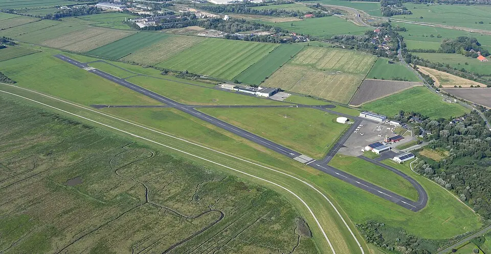 Slika: Carsten Steger · CC BY-SA 4.0 Wilhelmshaven „JadeWeserAirport“