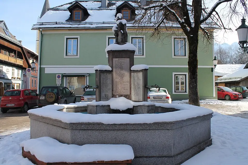 Slika: Kwerdenker · CC BY-SA 3.0 Kriegerdenkmal
