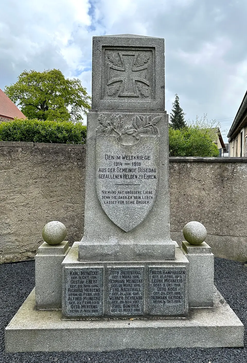 Kriegerdenkmal Düsedau