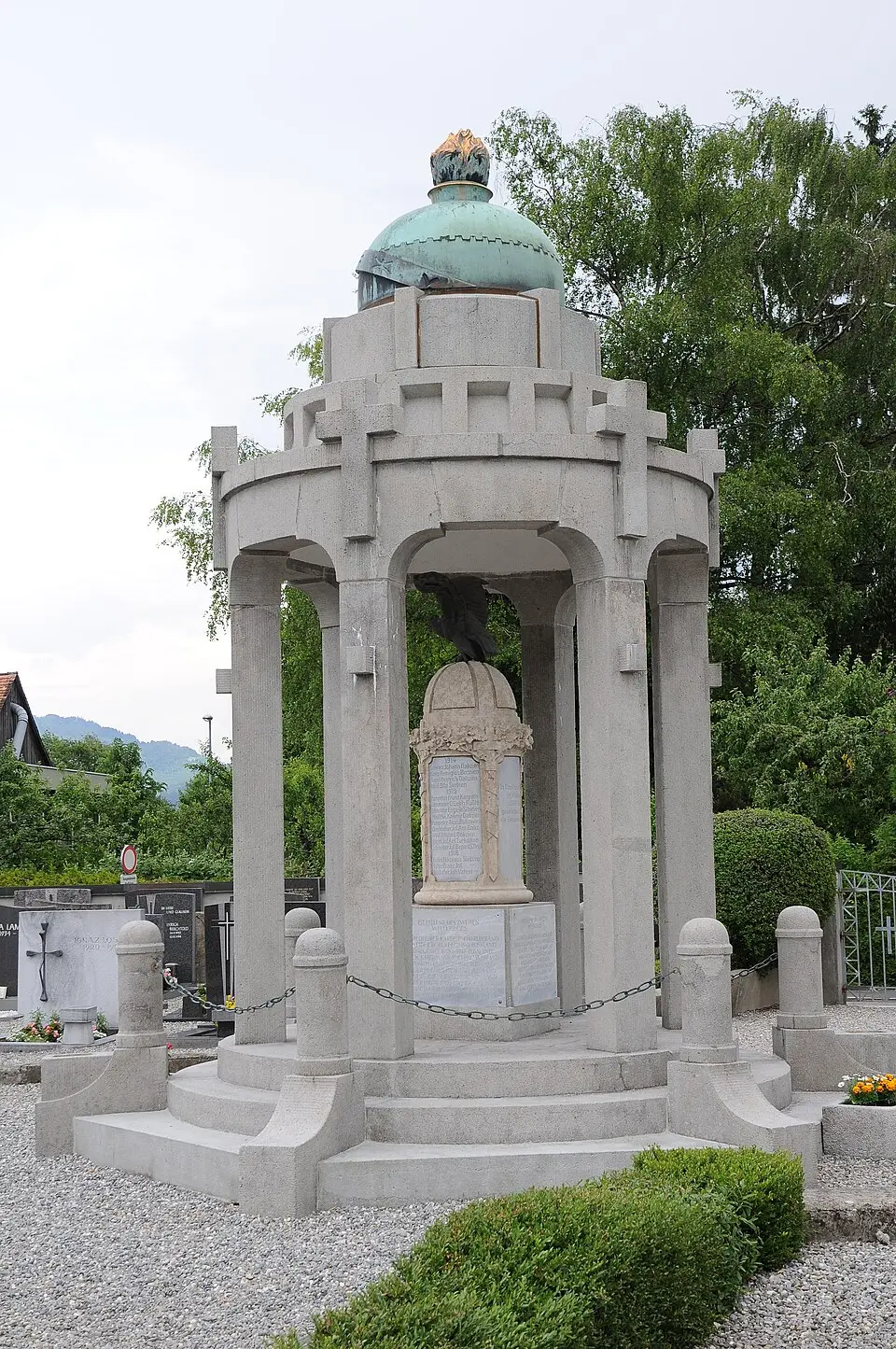 Bild: böhringer friedrich · CC BY-SA 2.5 Kriegerdenkmal
