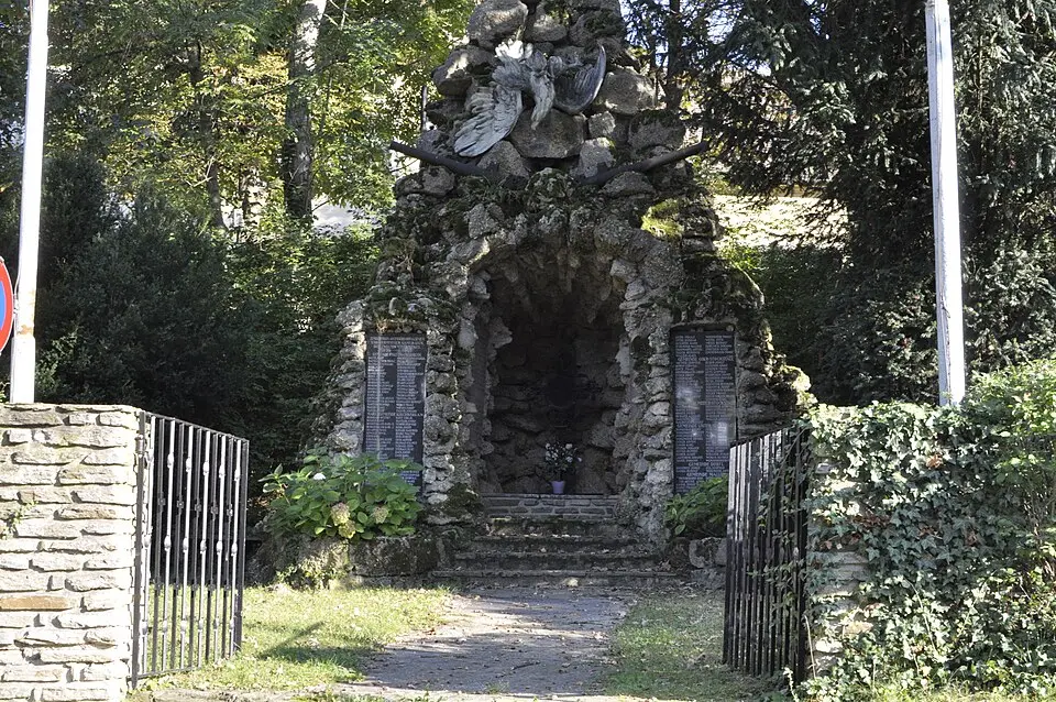 Slika: Salvestro (talk) · CC BY-SA 3.0 AT Kriegerdenkmal