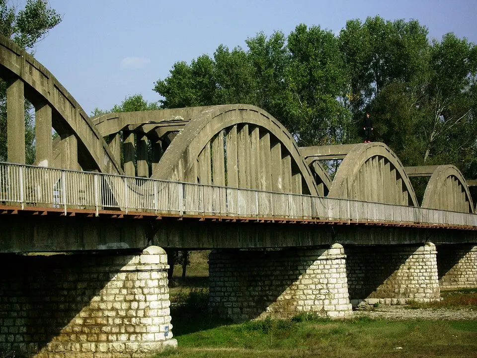 Крива бара